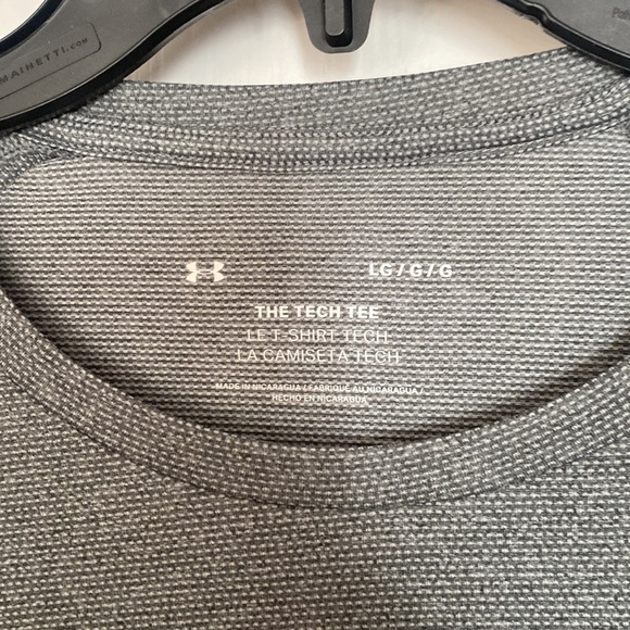 Under Armour Tee - Picture 2 of 3